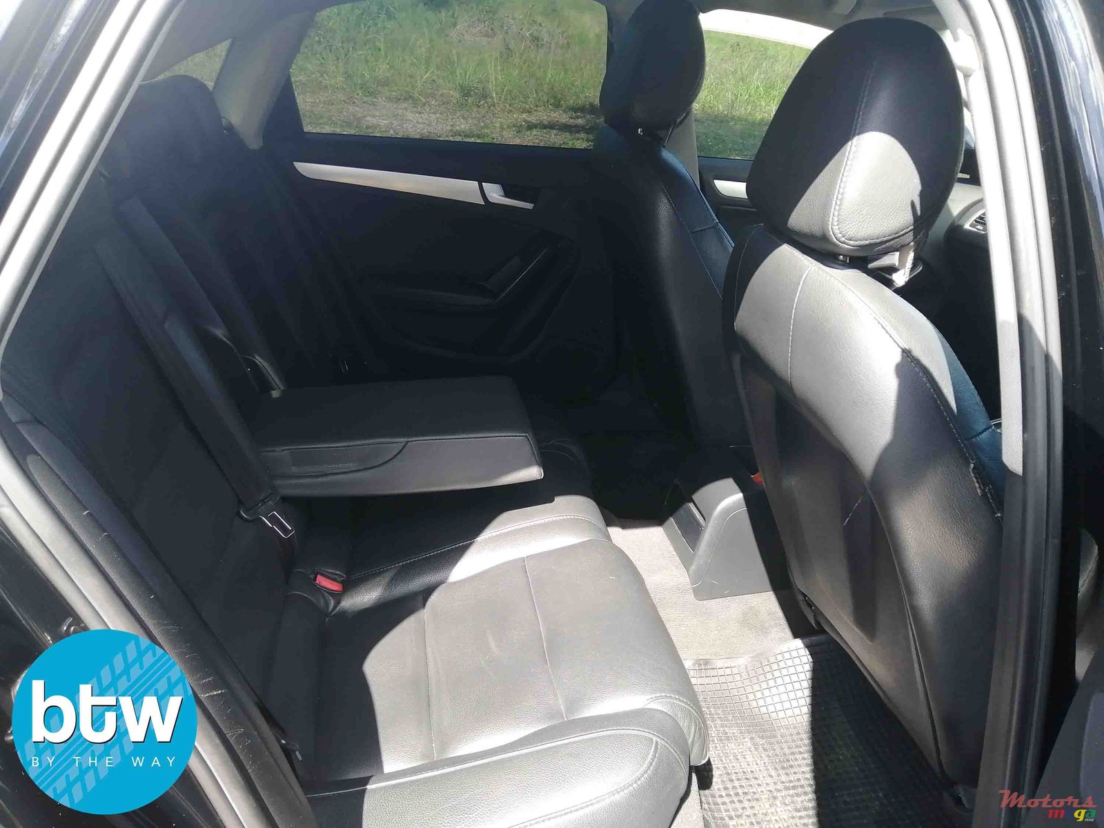 2010' Audi A4 photo #7