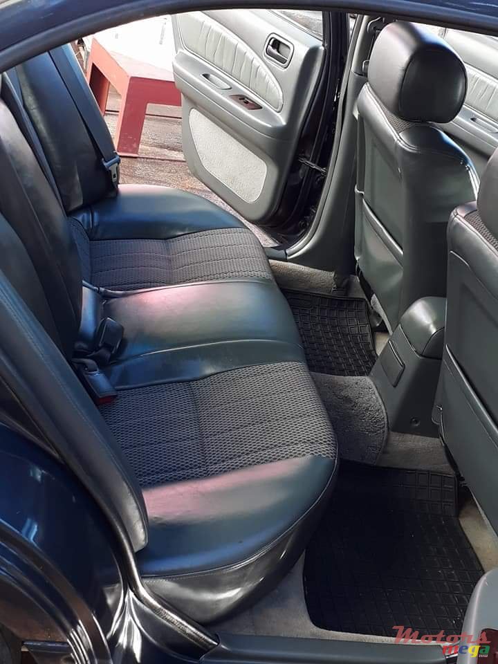 1998' Nissan Maxima V6 2000cc photo #5