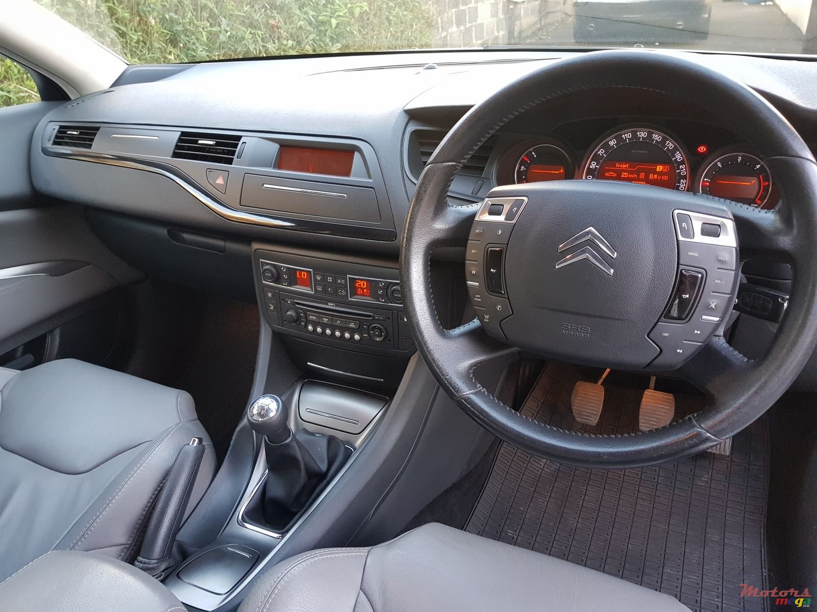 2009' Citroen C5 photo #6