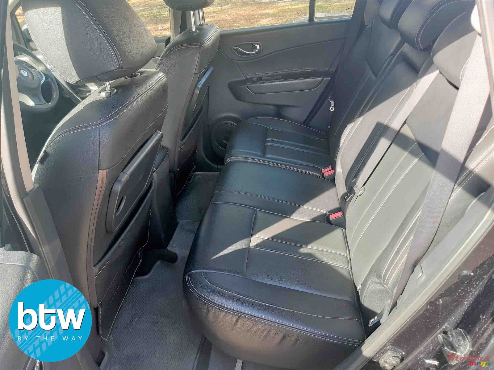 2011' Renault Koleos photo #3