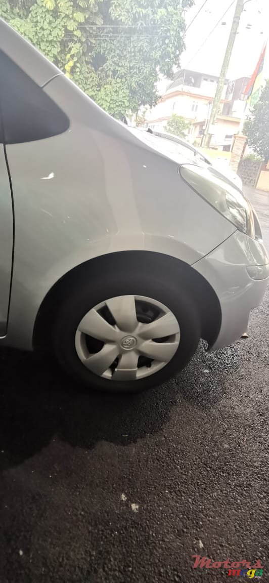 2010' Toyota Vitz photo #5