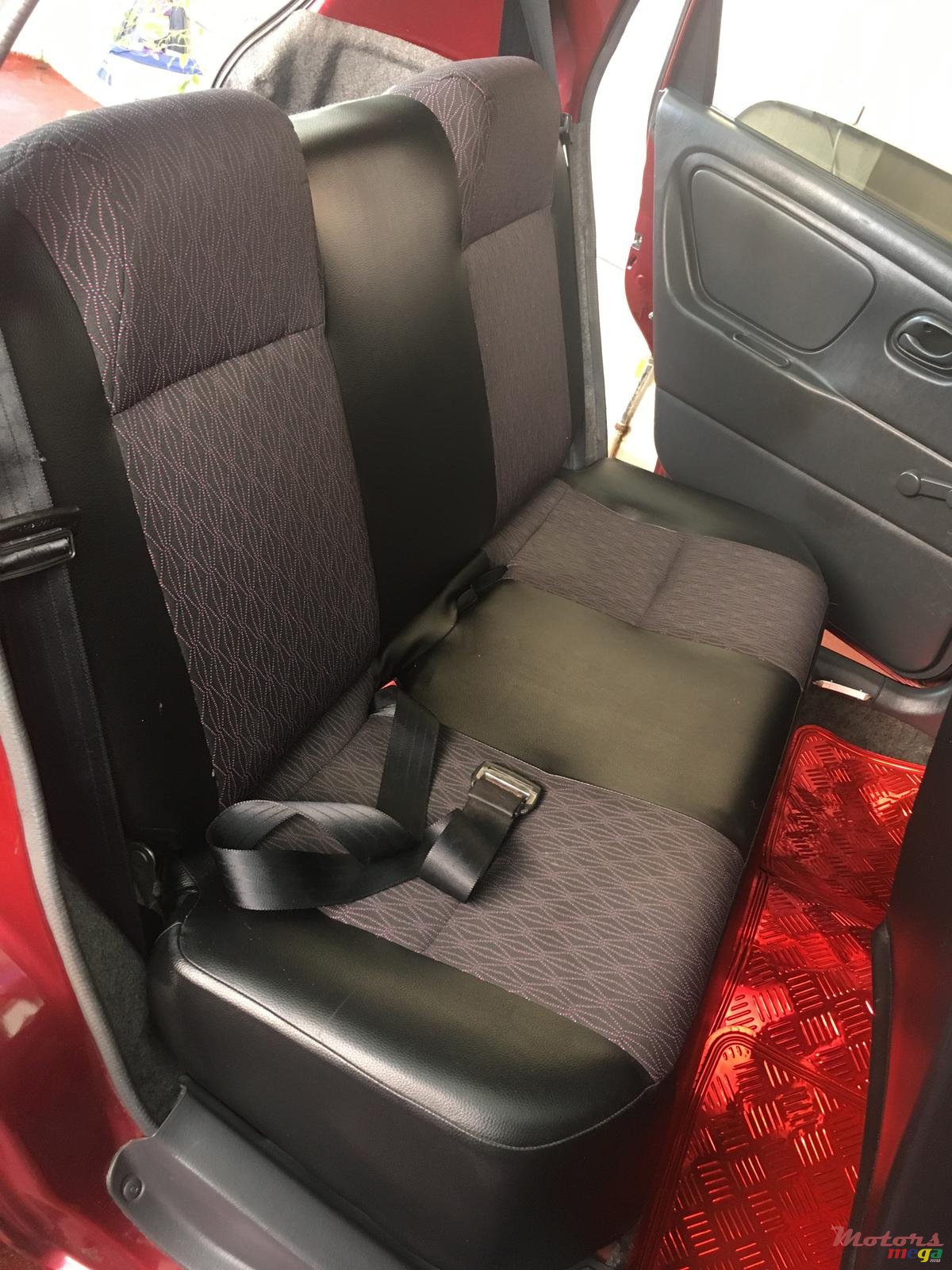 2011' Suzuki Alto photo #2