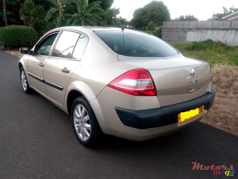 2008' Renault Megane photo #2