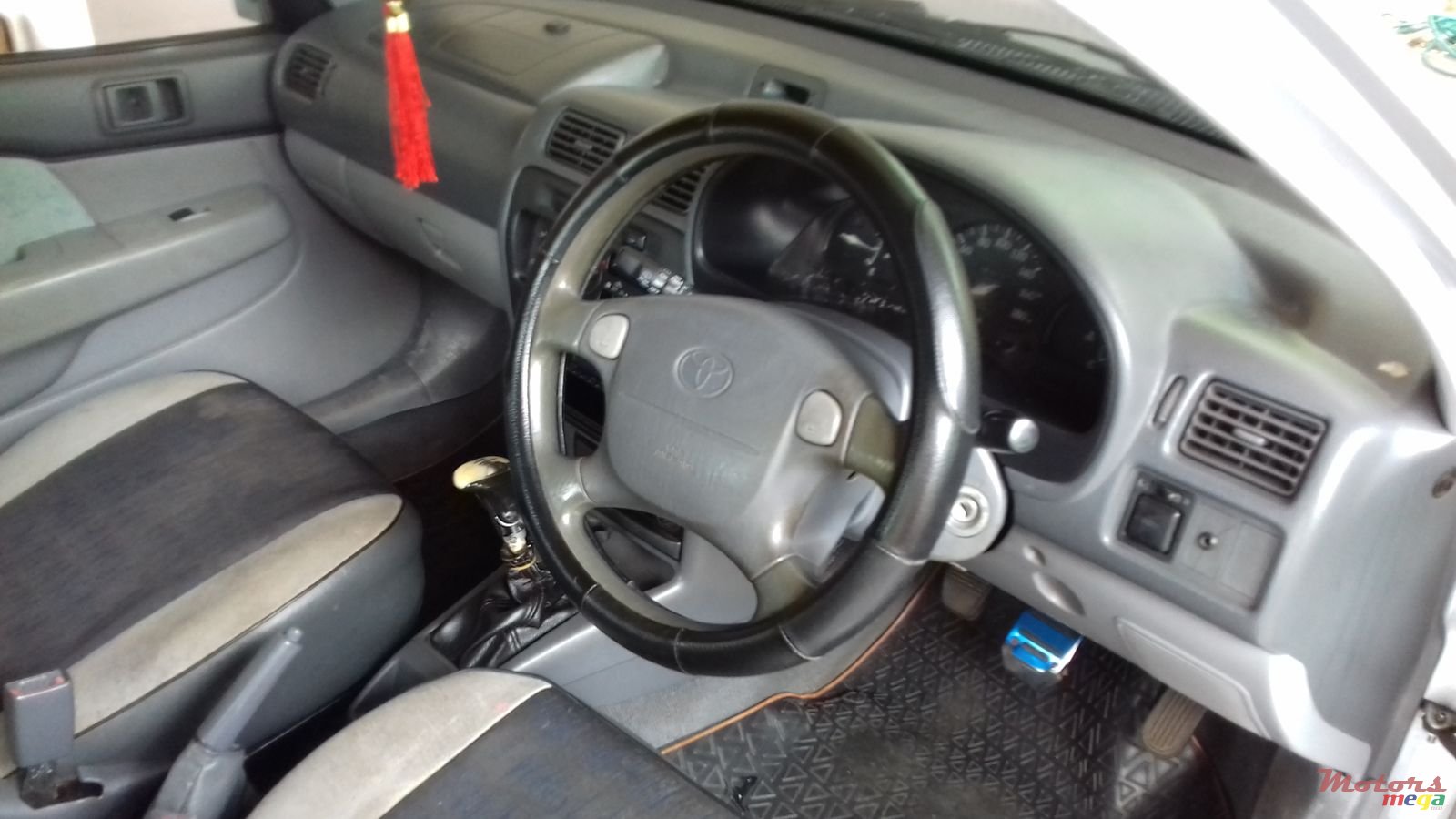 1997' Toyota Starlet photo #2