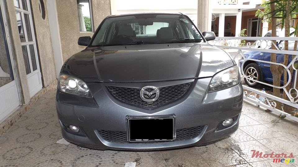 2005' Mazda Axela photo #1