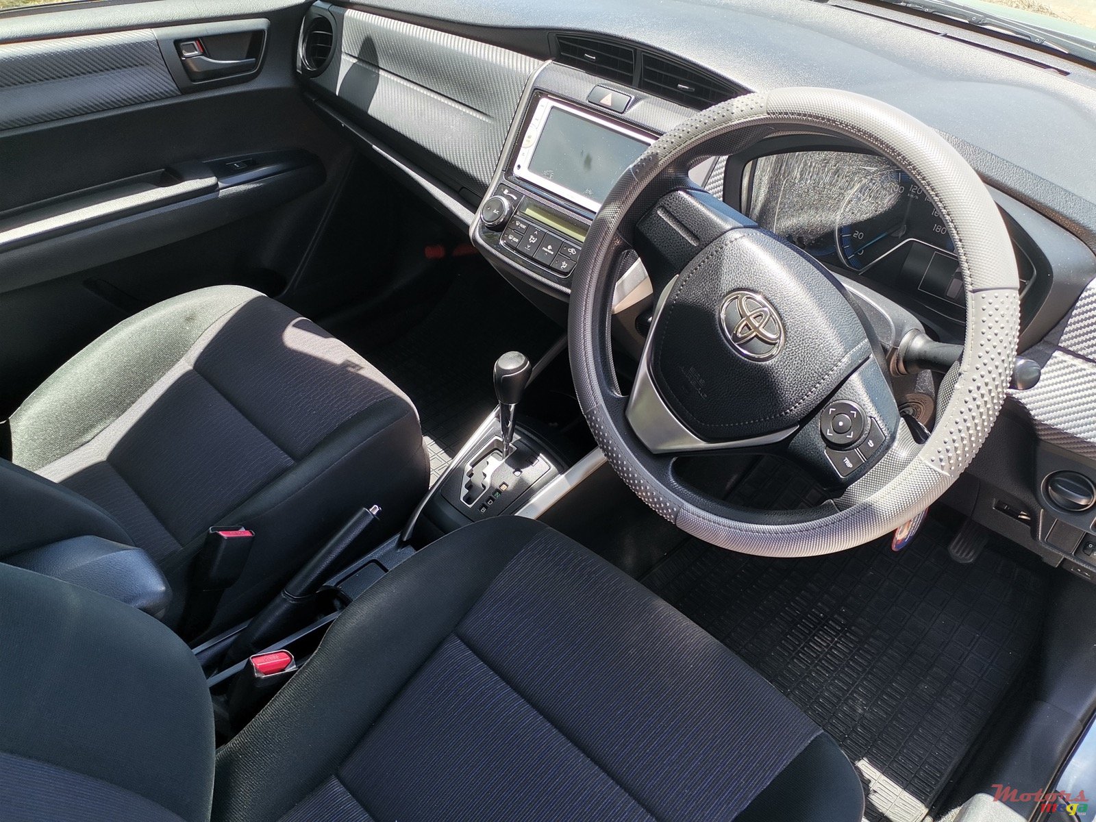 2013' Toyota Fielder photo #3