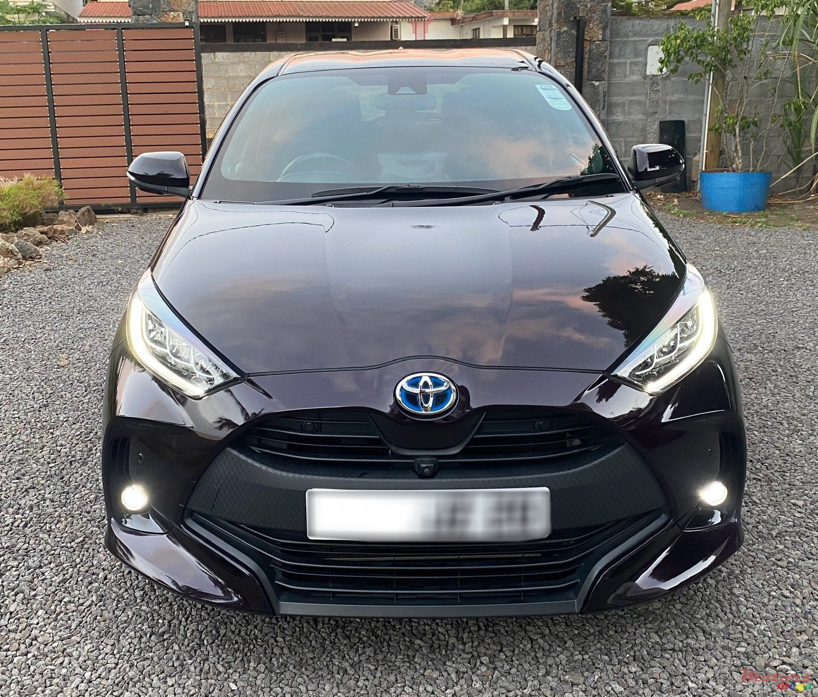 2020' Toyota Yaris Z package photo #2