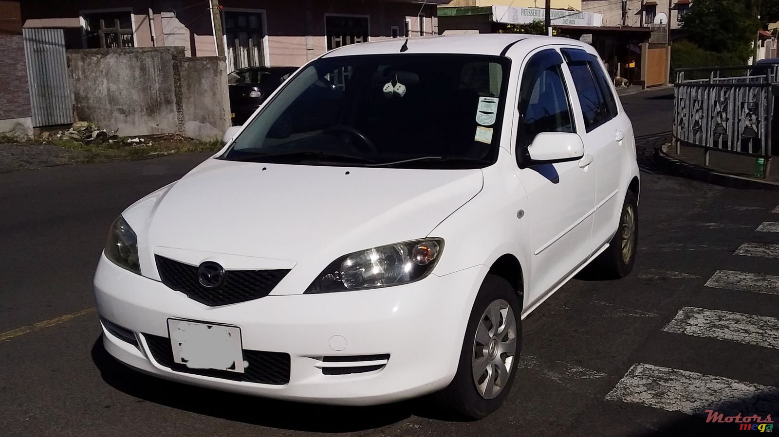 2005' Mazda Demio photo #2