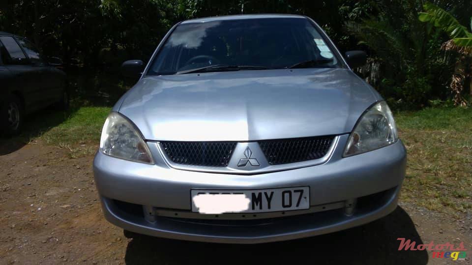 2007' Mitsubishi Lancer photo #2