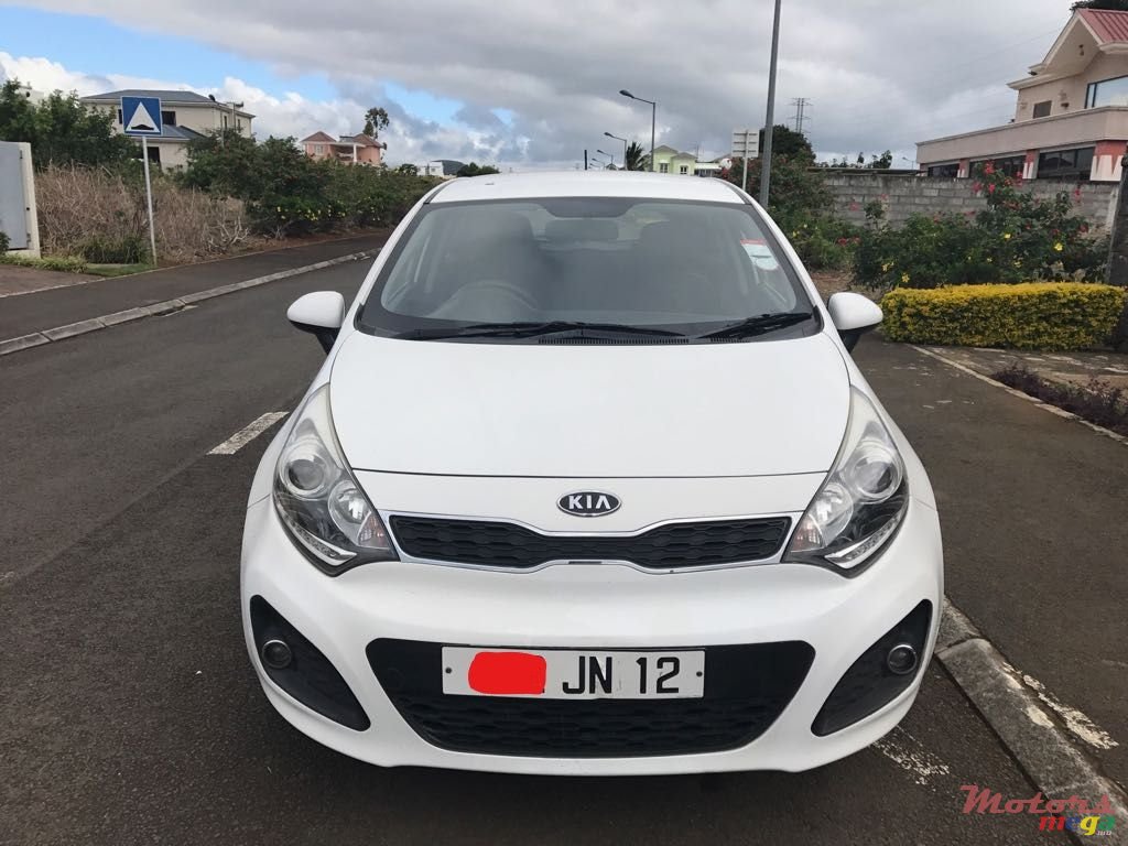 2012' Kia Rio photo #3