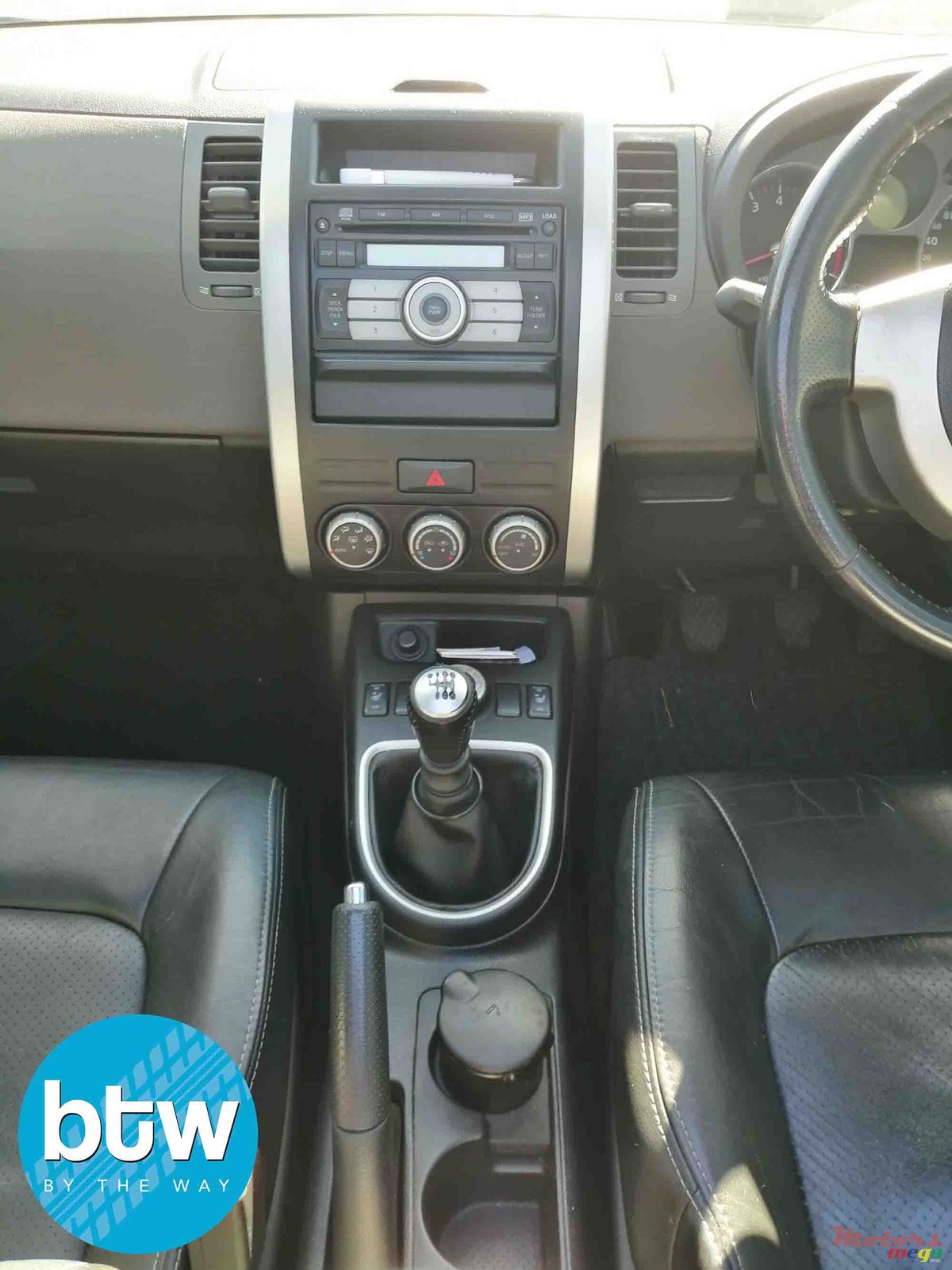 2011' Nissan X-Trail photo #6