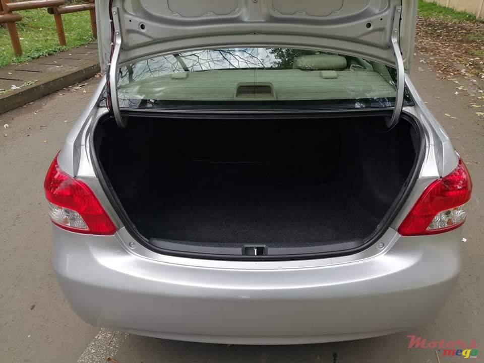 2005' Toyota photo #3