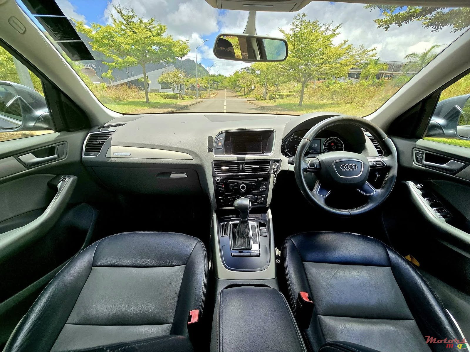 2013' Audi Q5 photo #7