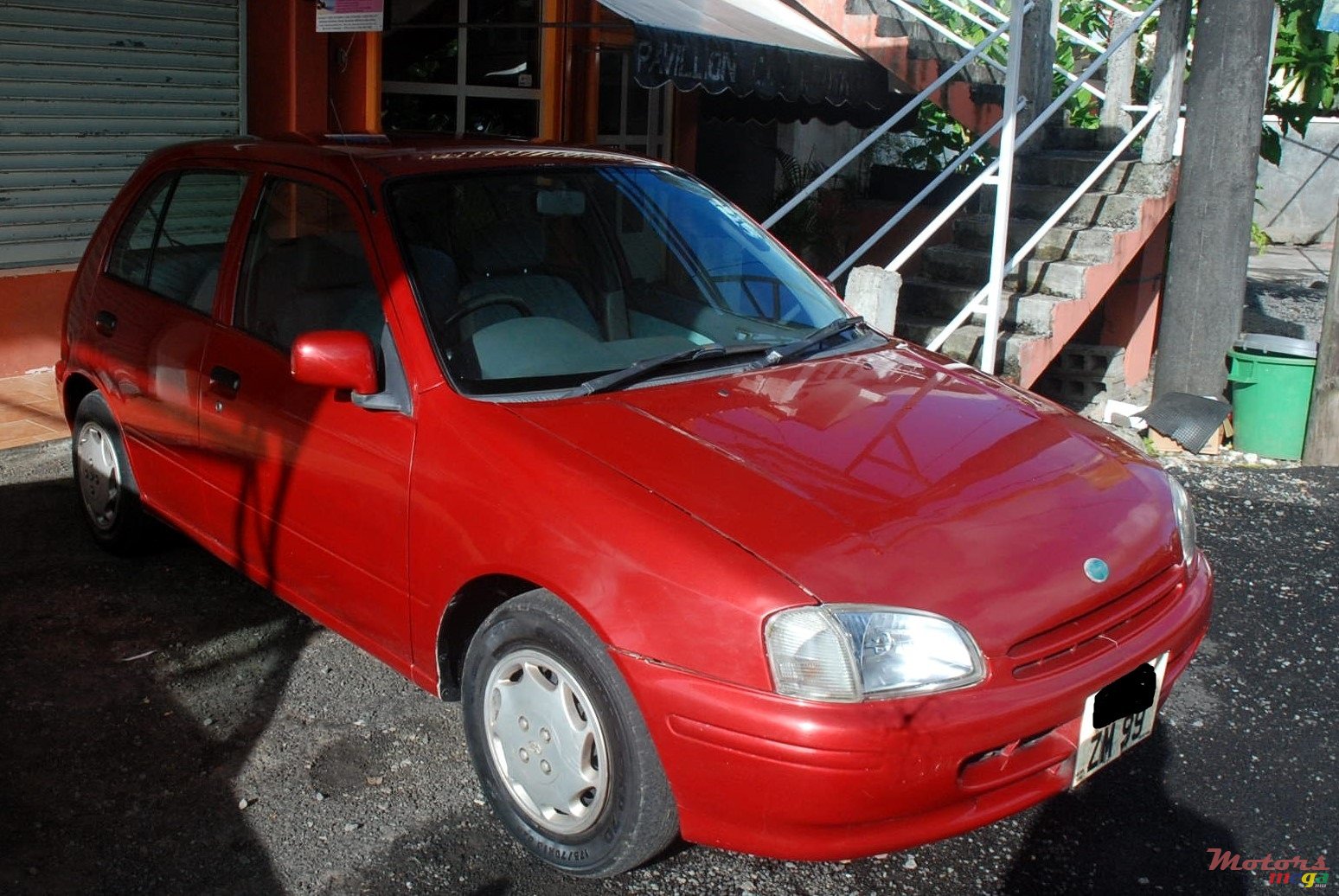 1999' Toyota Starlet photo #2