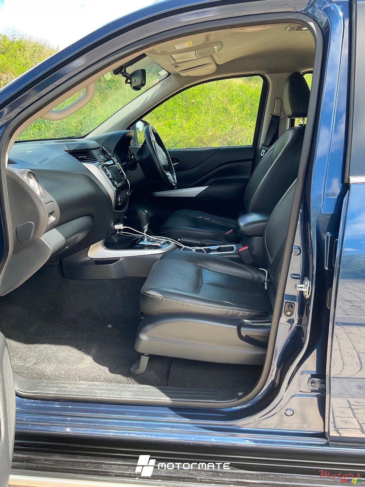 2018' Nissan Navara photo #5