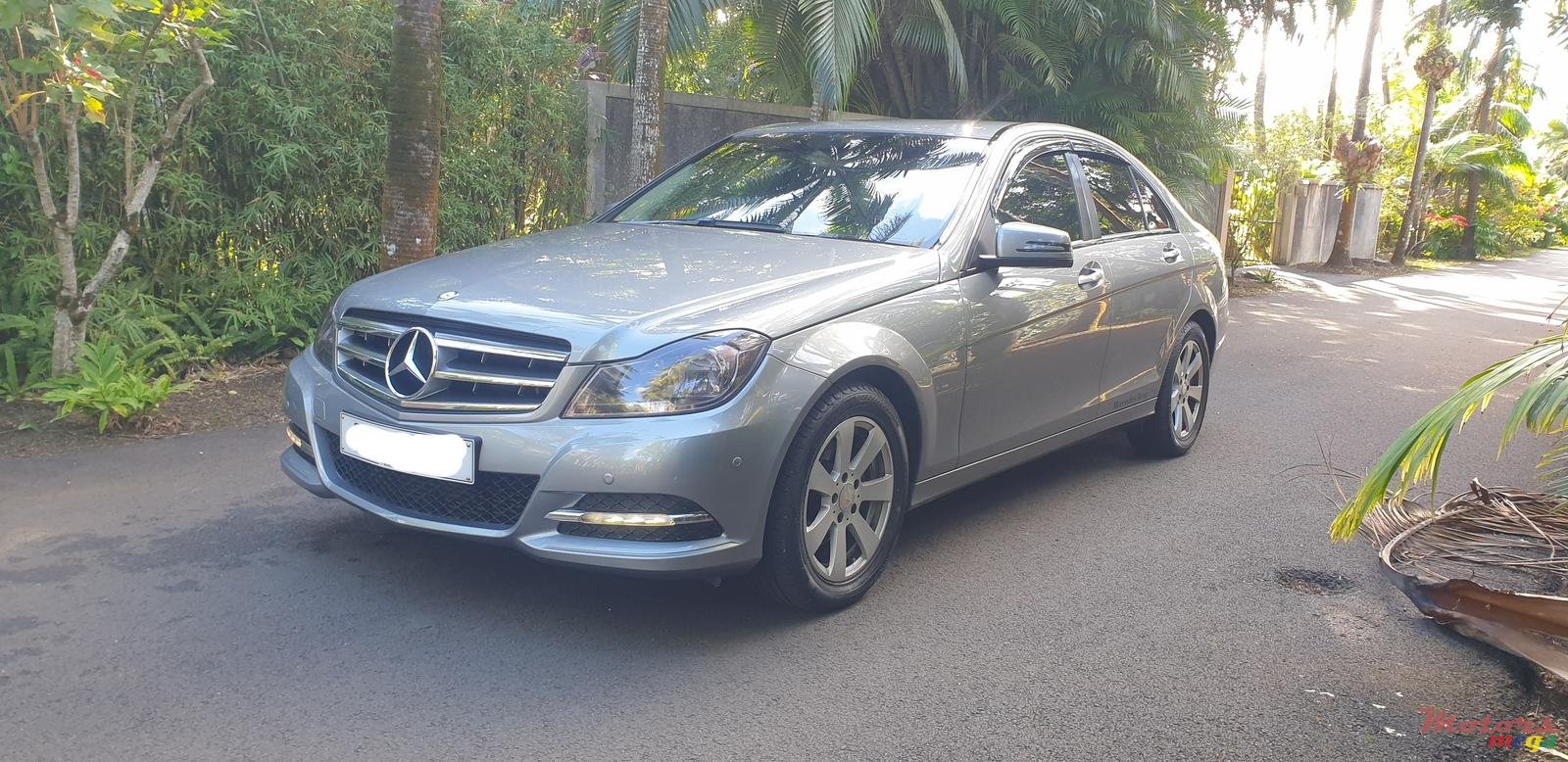 2014' Mercedes-Benz C-Class photo #2