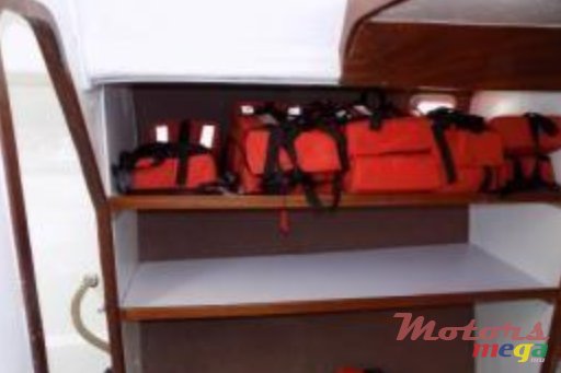 2002' Kruz Yachts photo #2