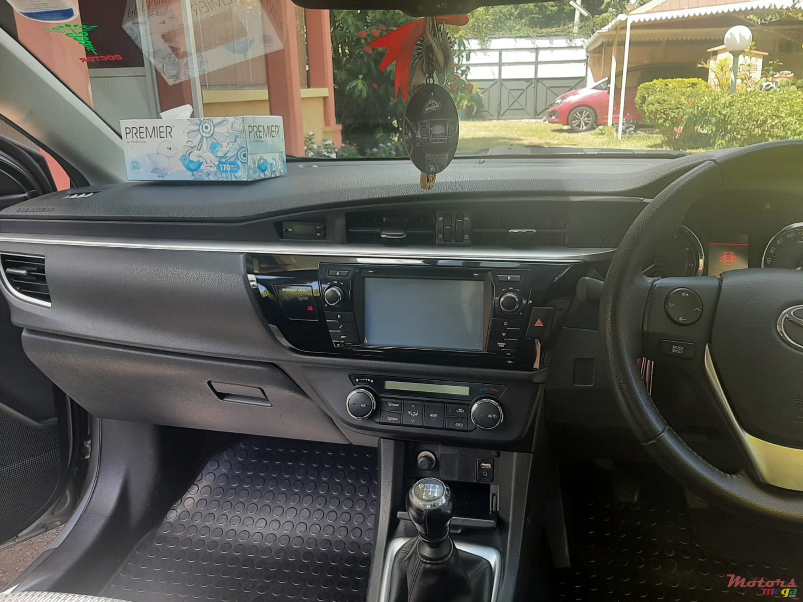 2015' Toyota Corolla photo #3