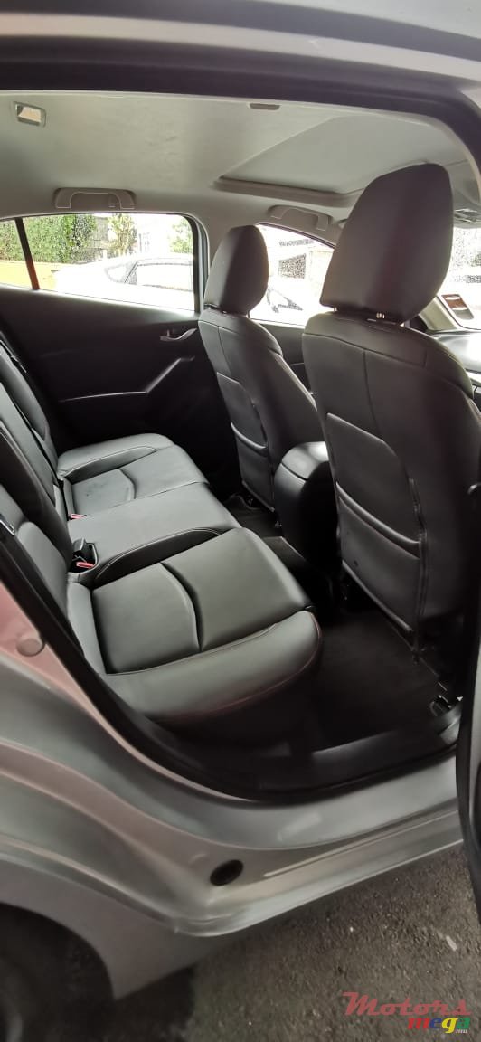 2018' Mazda 3 Skyactiv photo #5
