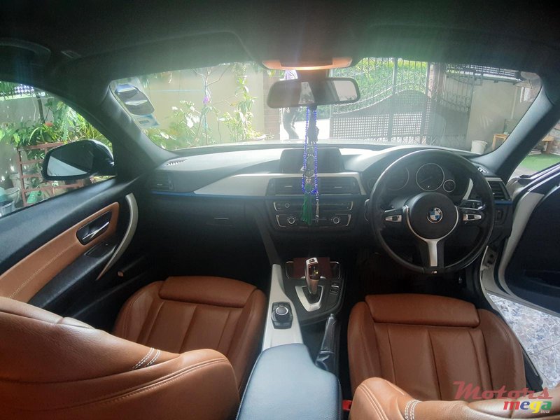 2014' BMW 3 Series Sedan photo #6