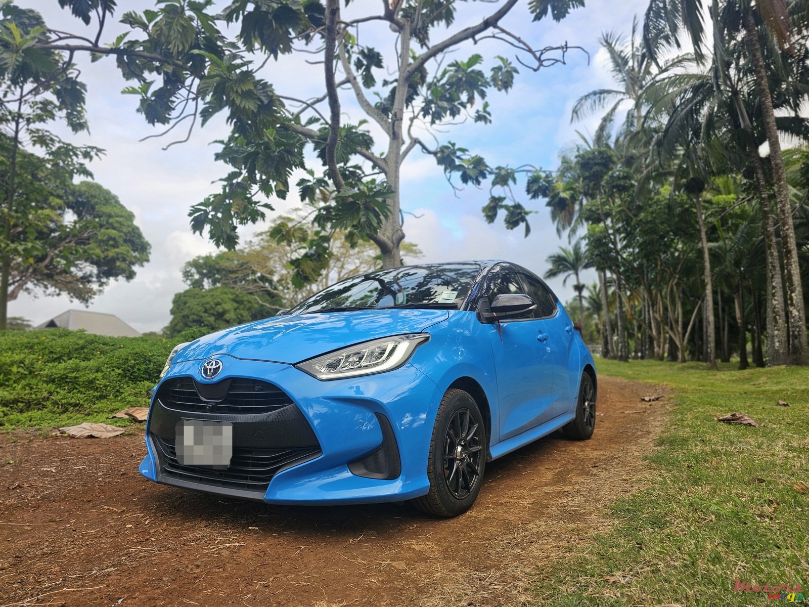 2020' Toyota Yaris photo #3