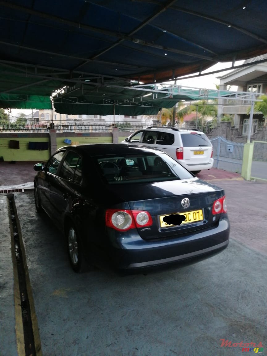 2007' Volkswagen Jetta photo #2