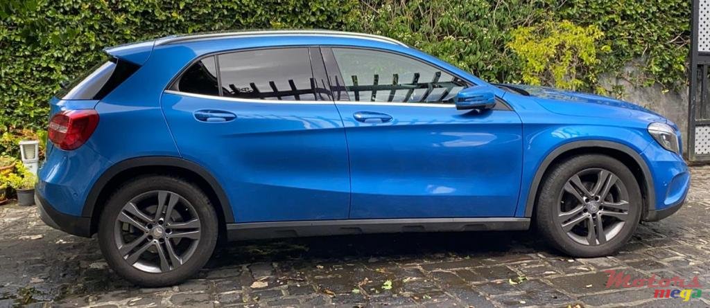 2015' Mercedes-Benz GLA-Class photo #5