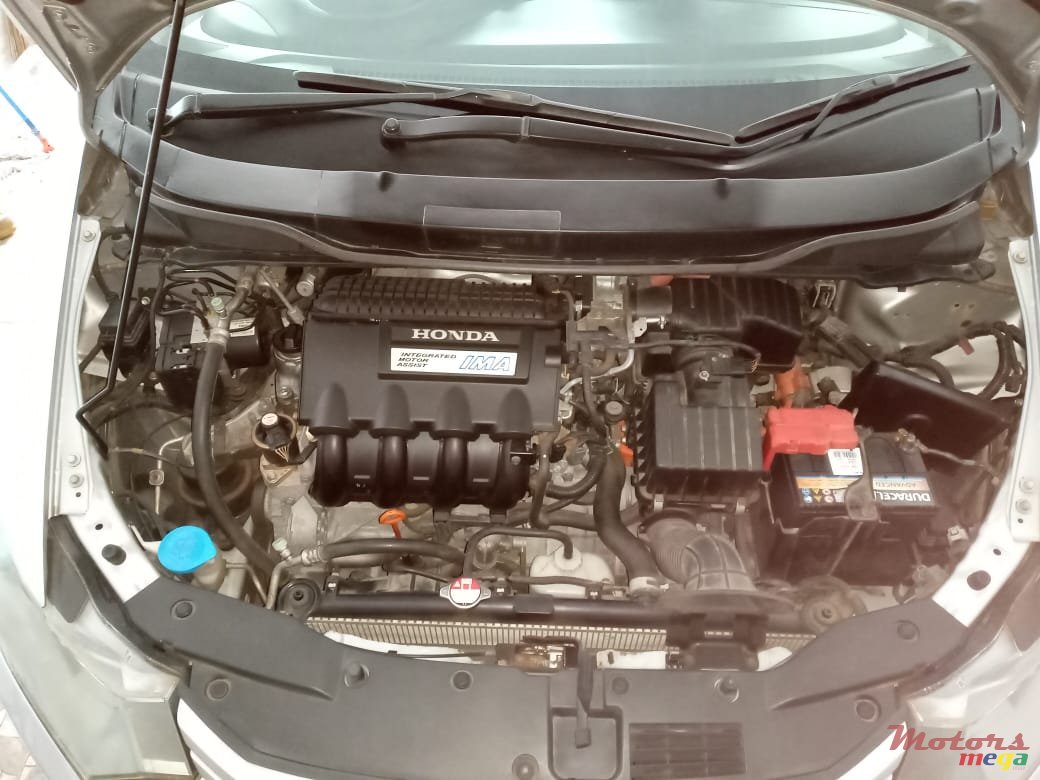 2010' Honda Insight photo #7