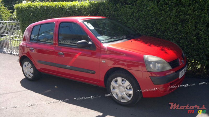 2005' Renault Clio photo #4