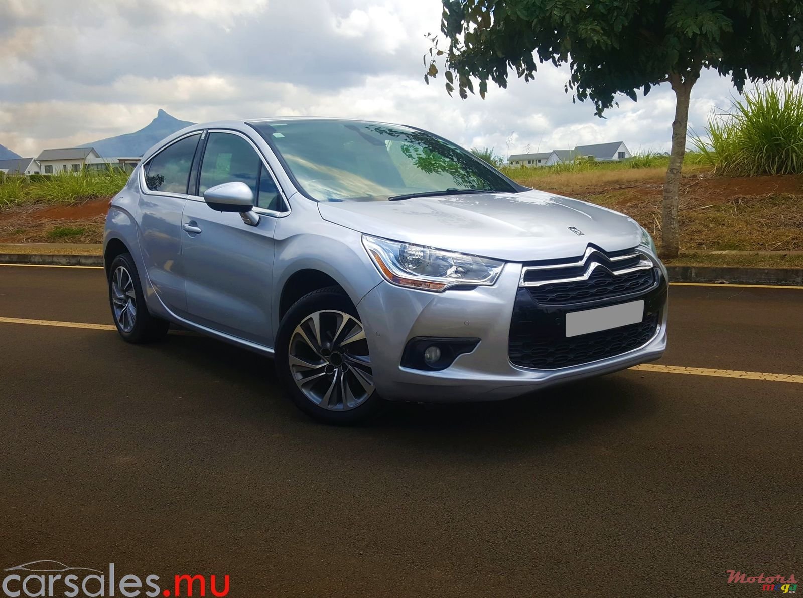 2016' Citroen DS4 1.6 VTI 120 photo #1