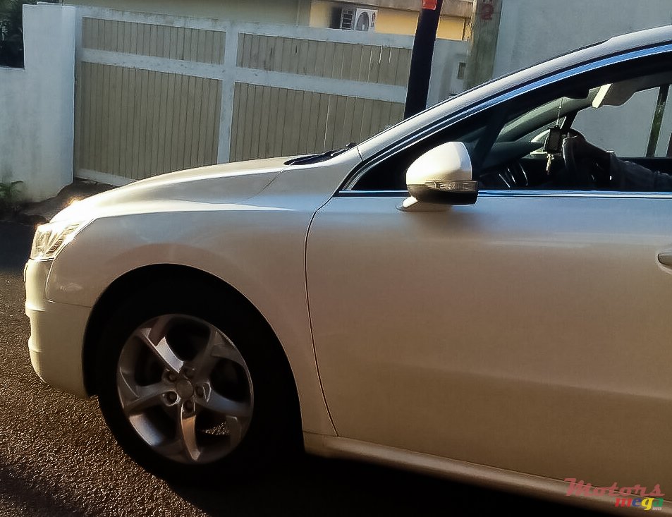 2012' Peugeot 508 photo #3