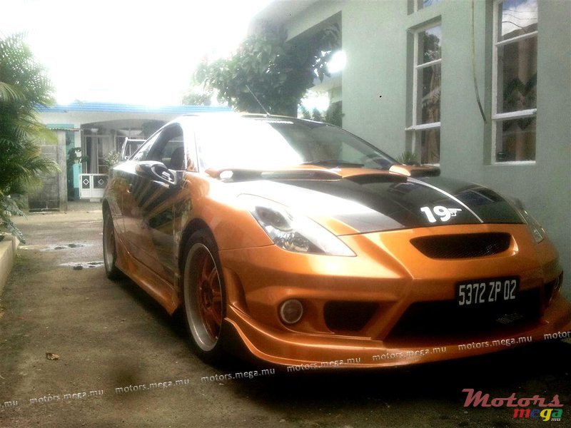 2002' Toyota Celica sports photo #1
