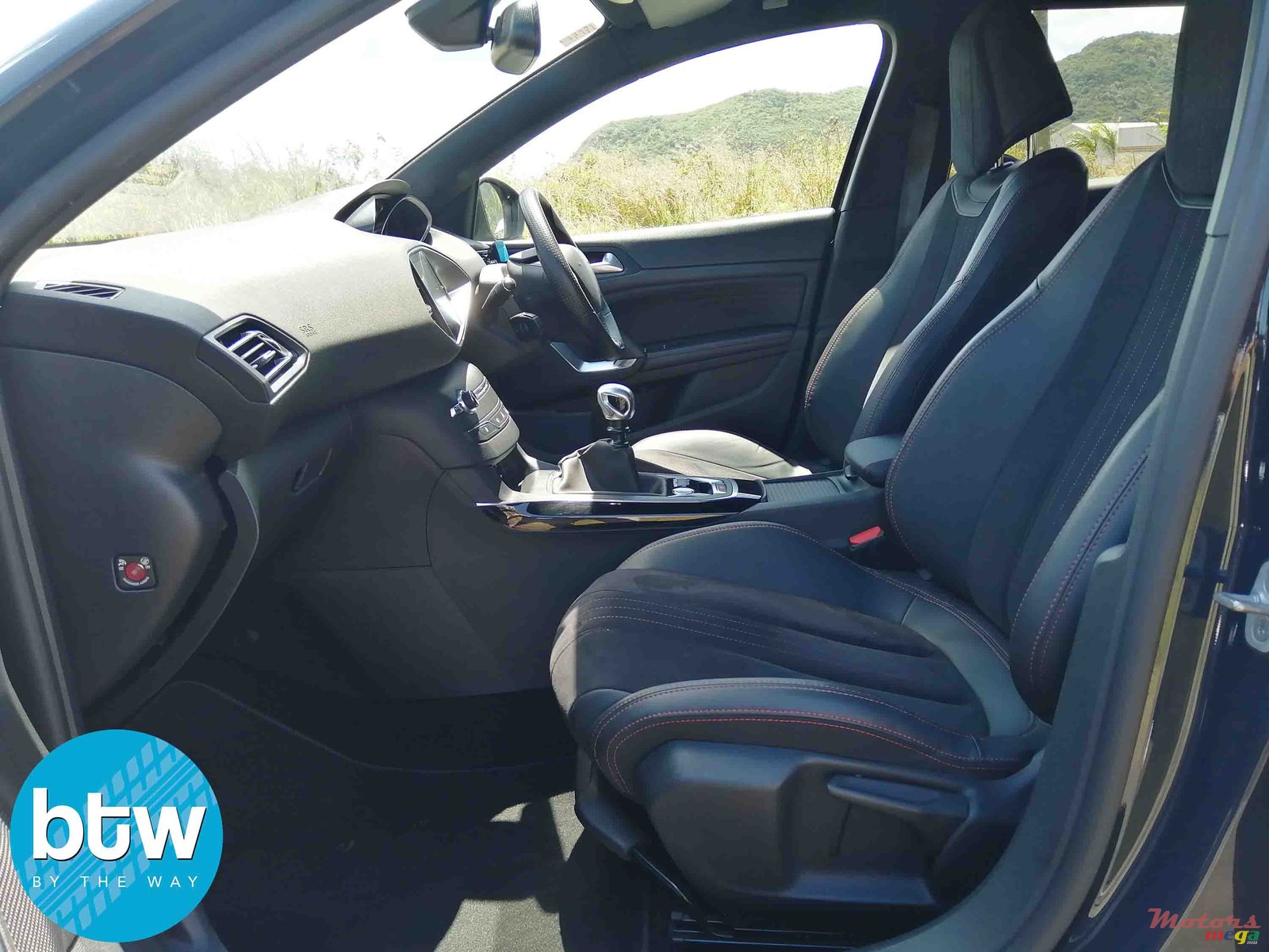 2017' Peugeot 308 GT photo #4