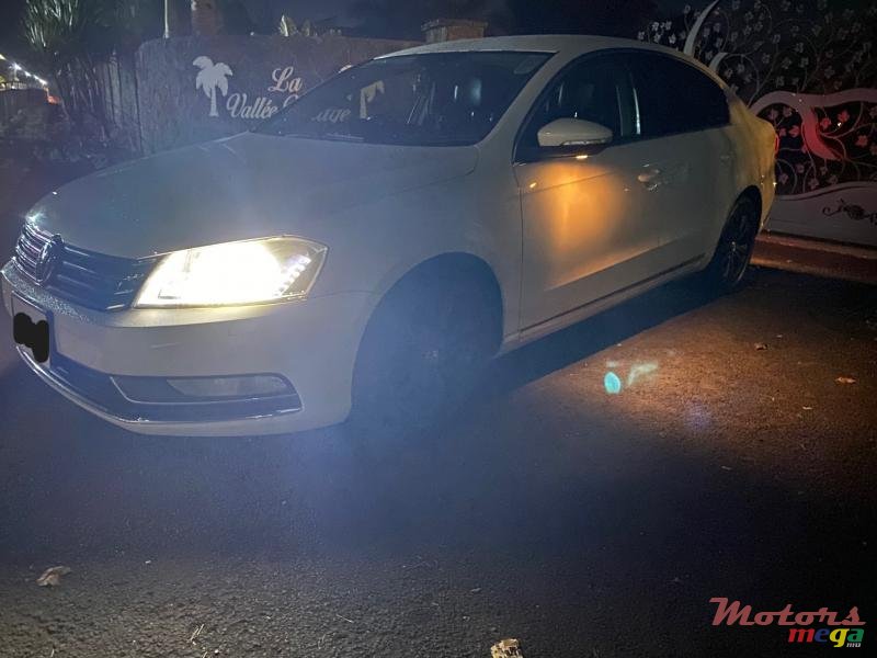 2012' Volkswagen Passat photo #5