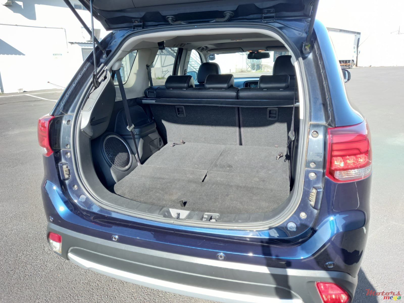 2017' Mitsubishi Outlander photo #3