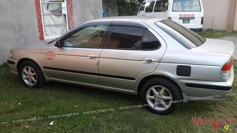 1999' Nissan Sunny photo #1
