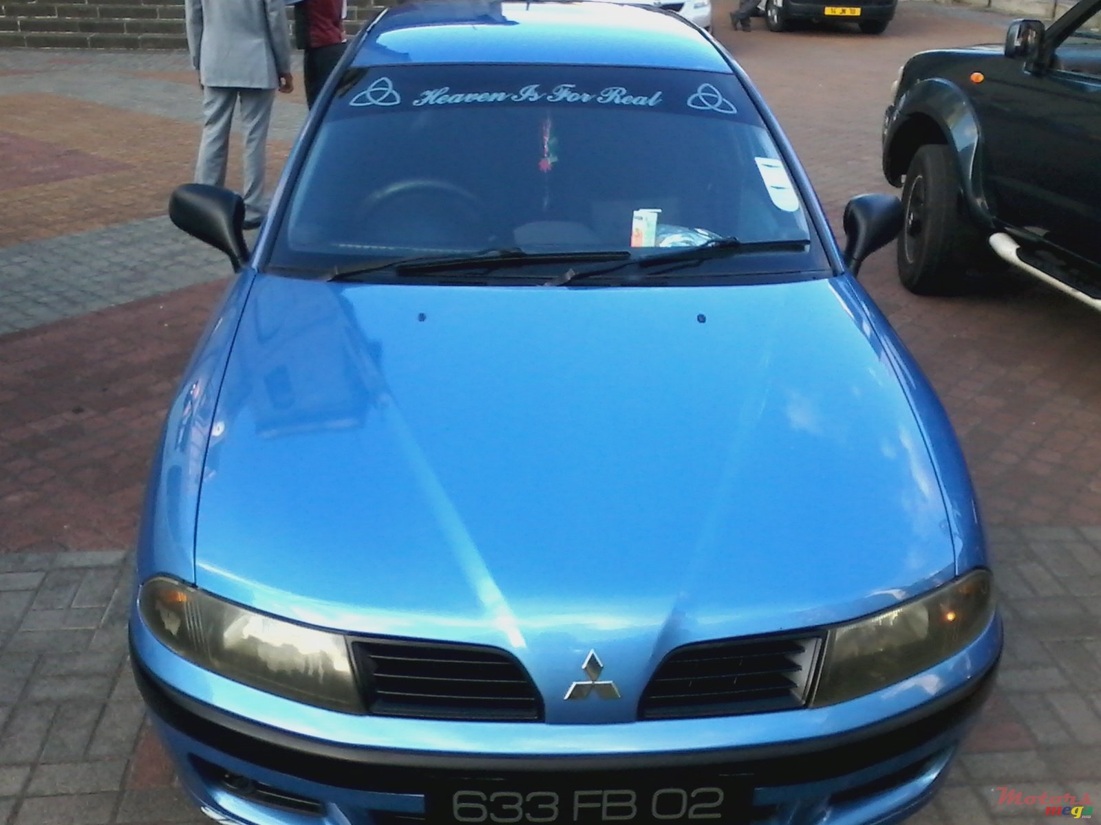 2002' Mitsubishi Carisma photo #1