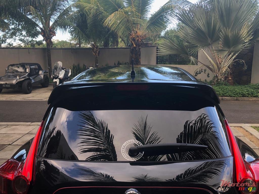 2012' Nissan Juke photo #7