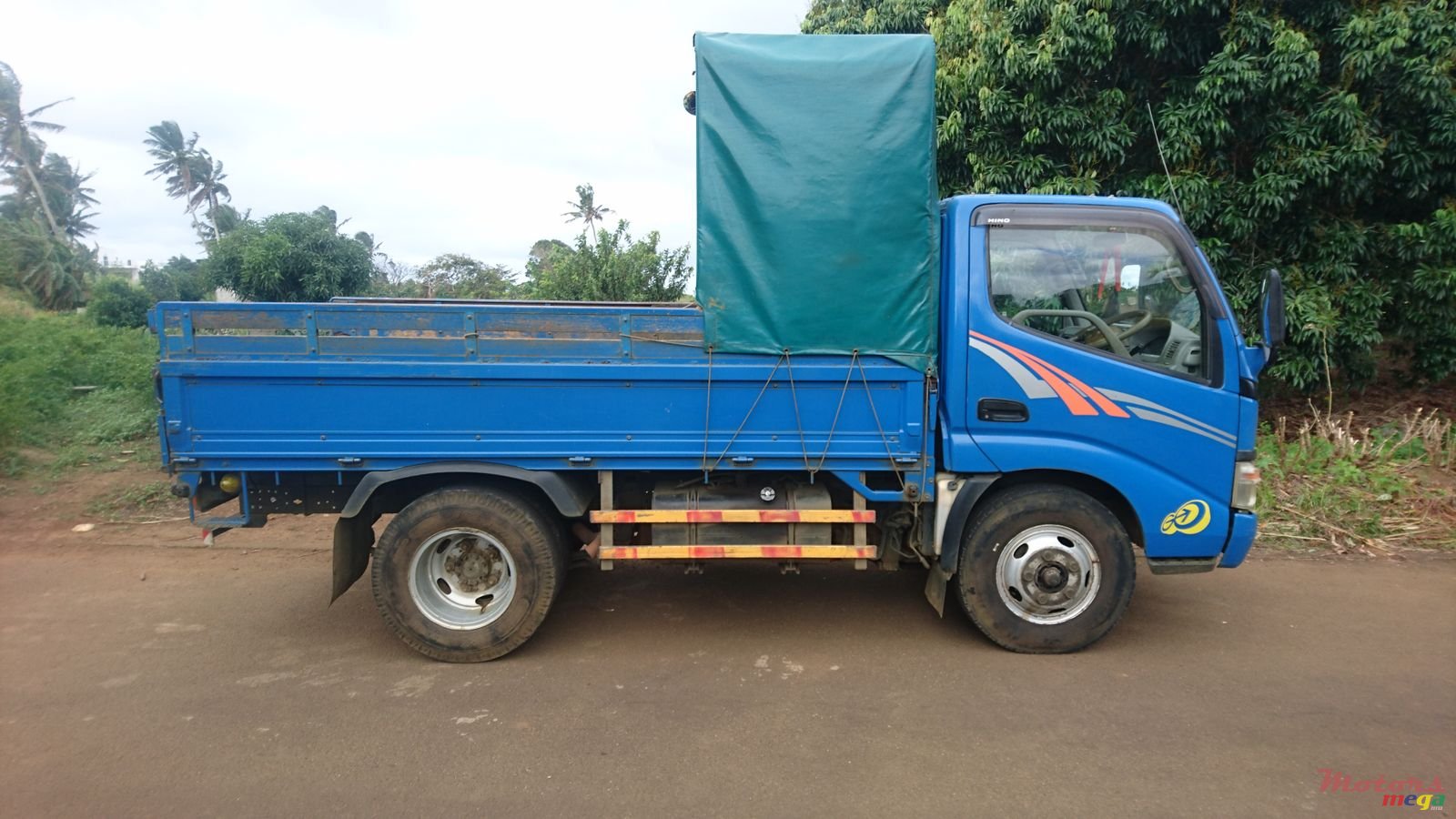 2005' Hino Dutro photo #4