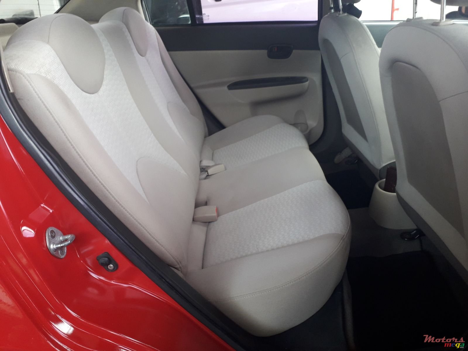 2008' Hyundai Accent photo #4