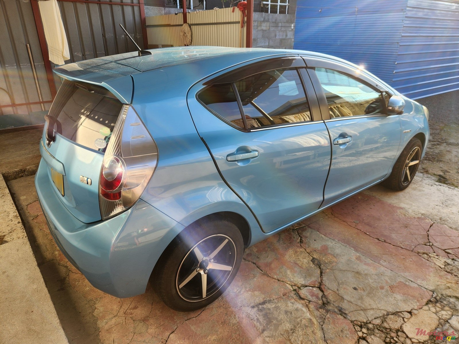 2013' Toyota Aqua photo #7