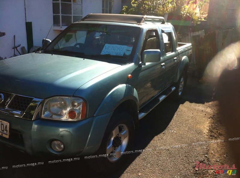 2004' Nissan Hardbody photo #1