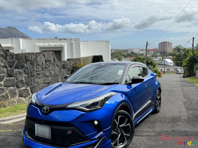 2020' Toyota C-HR photo #1