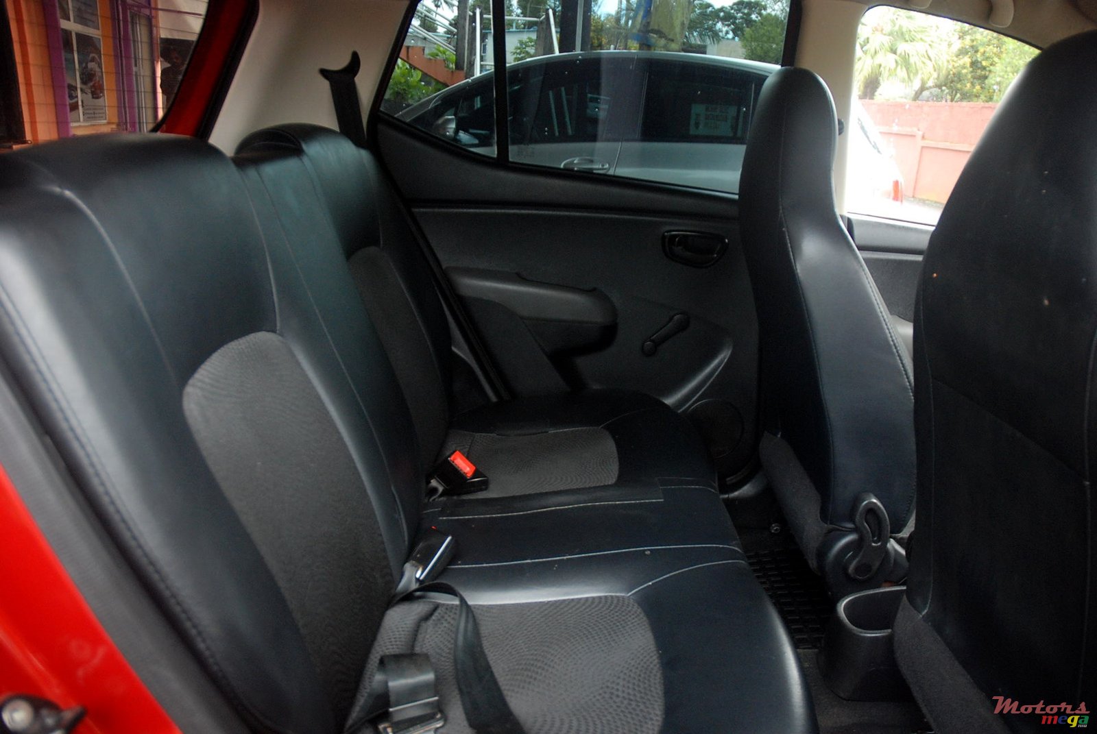 2012' Hyundai i10 photo #4