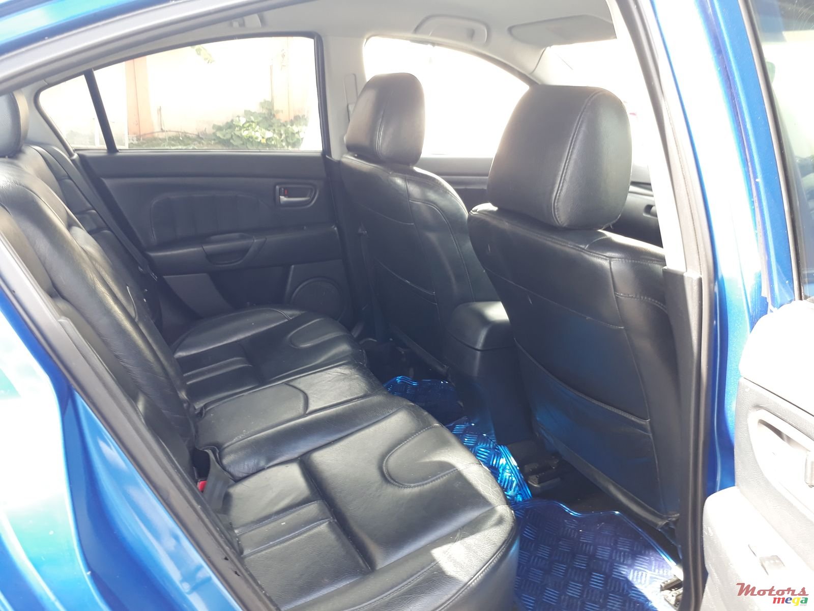 2004' Mazda 3 photo #4