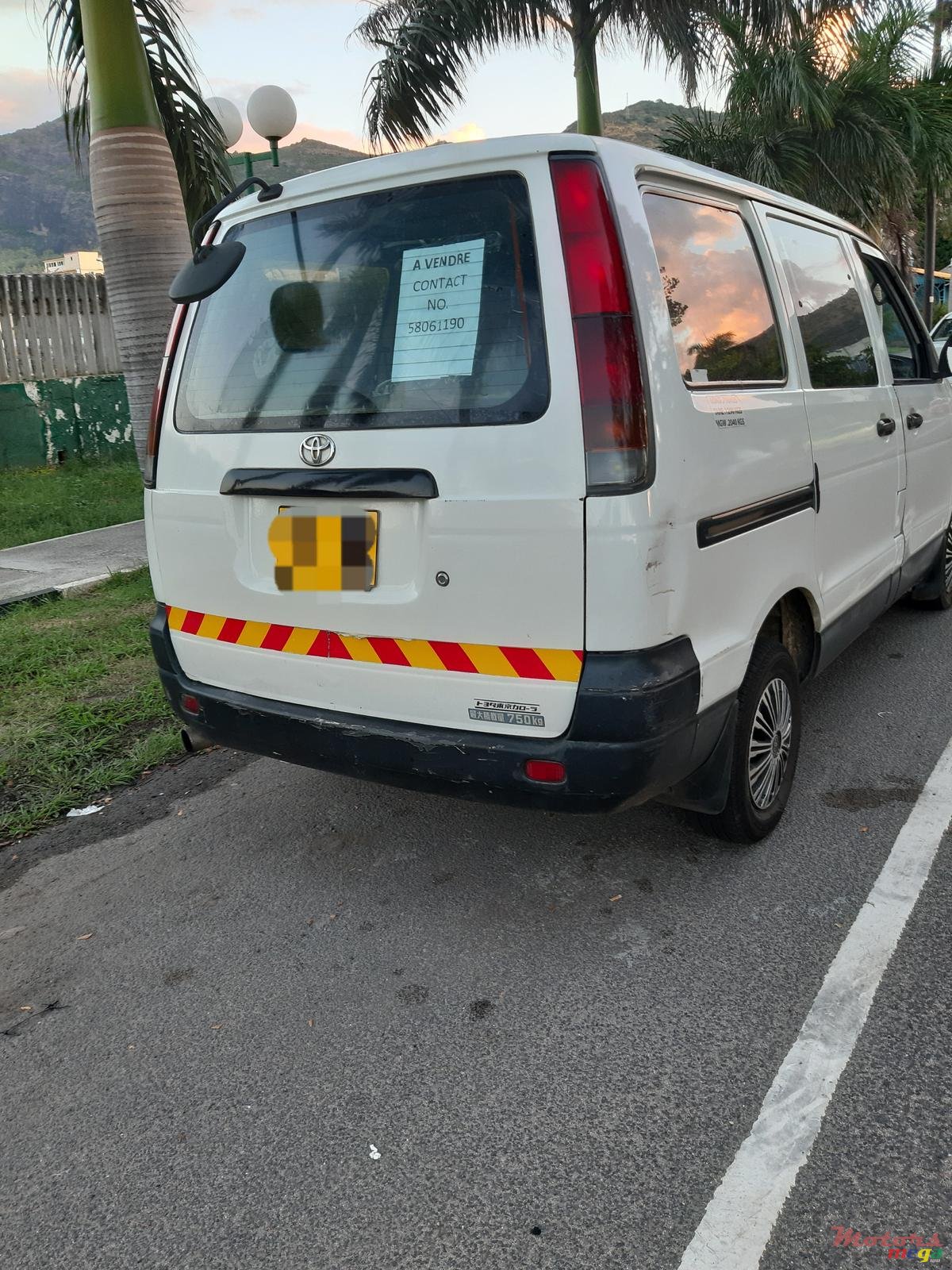 1998' Toyota photo #2