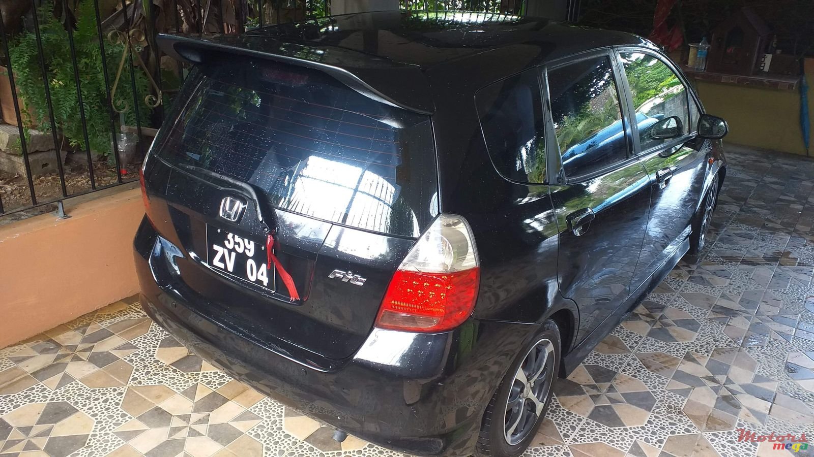 2004' Honda Fit photo #2