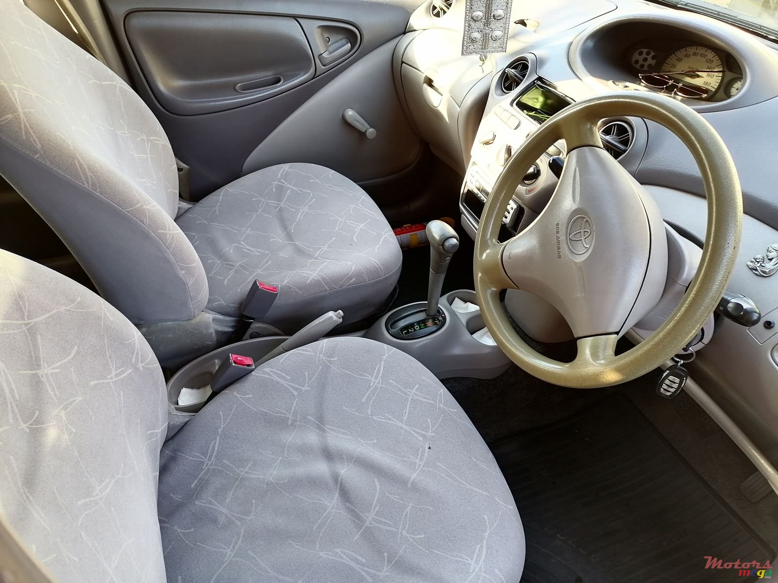 2000' Toyota Echo photo #2