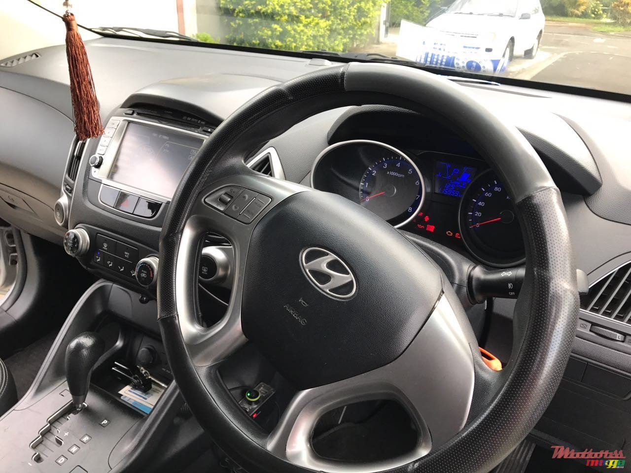 2011' Hyundai ix35 photo #2