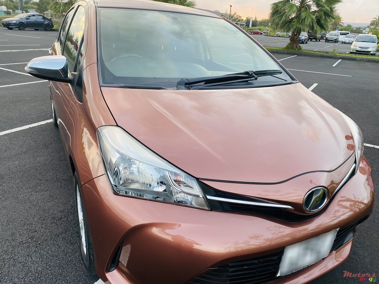 2014' Toyota Vitz Jewela special edition photo #4